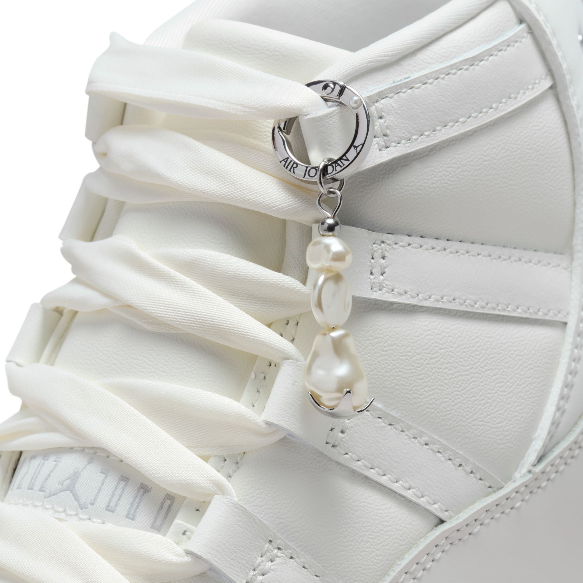 Air Jordan Womens 11 Retro - Pearl